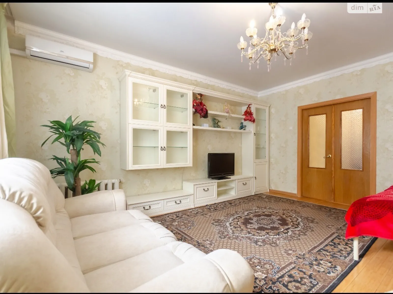 Продается 3-комнатная квартира 88.8 кв. м в Киеве, бул. Леси Украинки, 9В - фото 1