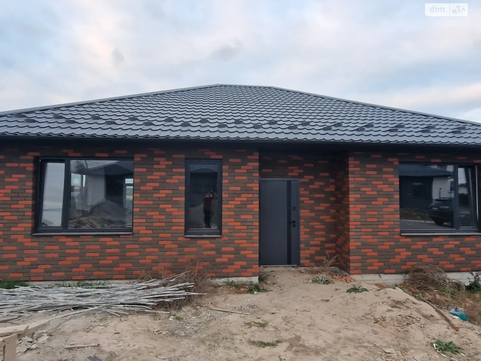 Продается одноэтажный дом 100 кв. м с гаражом, цена: 73000 $ - фото 1