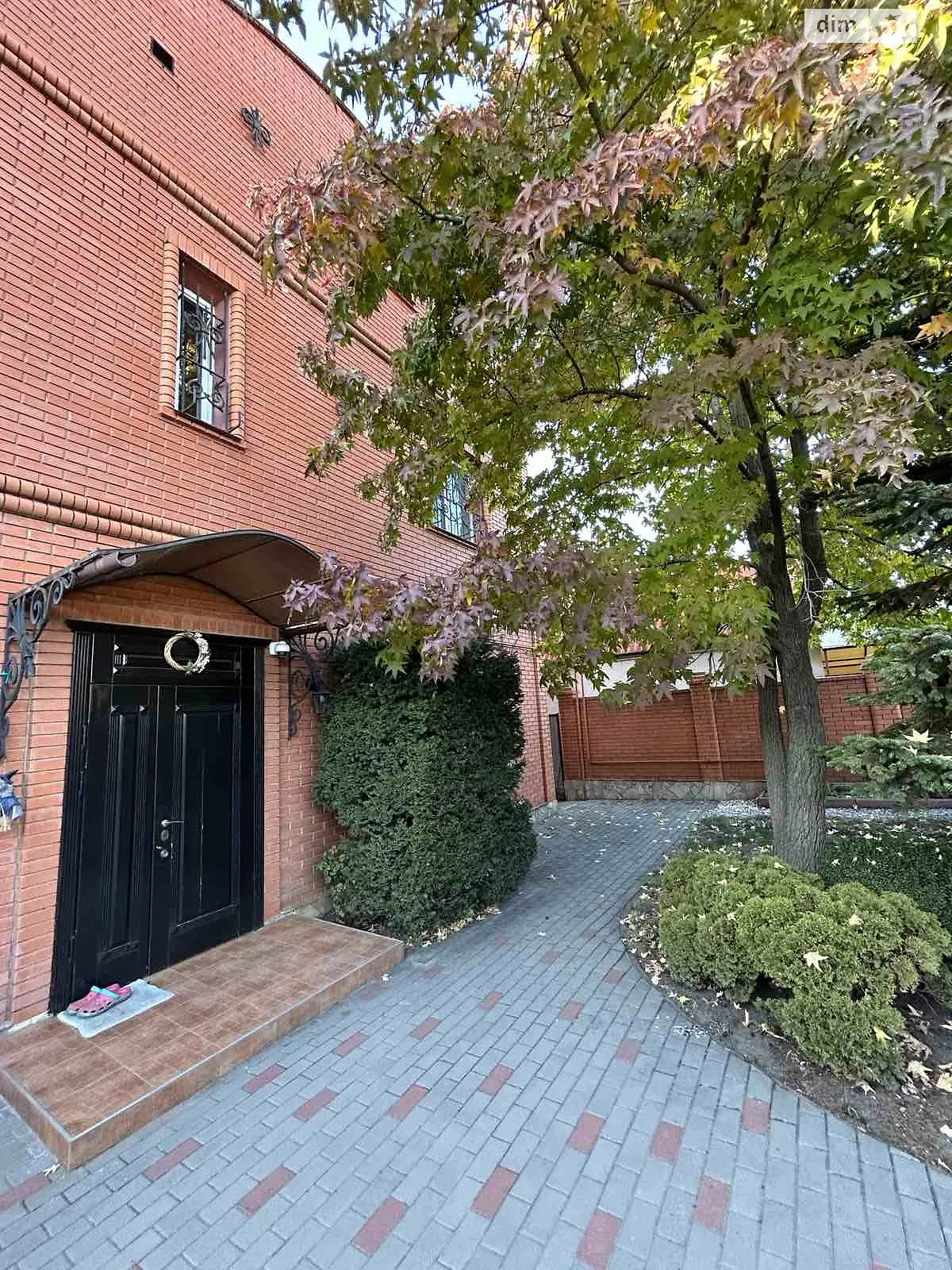 Продается дом на 2 этажа 205 кв. м с балконом, цена: 250000 $ - фото 1
