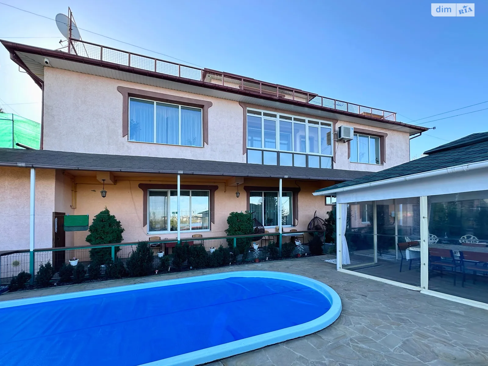 Продается дом на 2 этажа 231 кв. м с террасой, цена: 250000 $ - фото 1