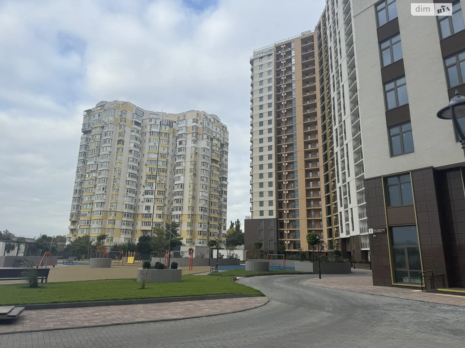 Продается 2-комнатная квартира 69 кв. м в Одессе, ул. Краснова - фото 1