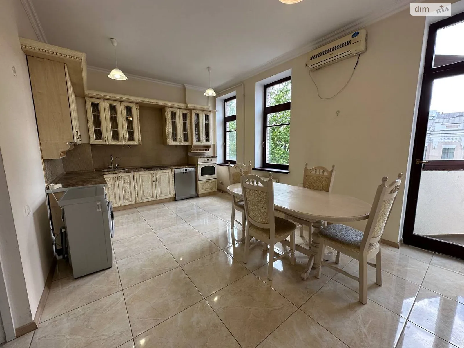 Продается 5-комнатная квартира 188 кв. м в Киеве, ул. Пирогова, 6А - фото 1