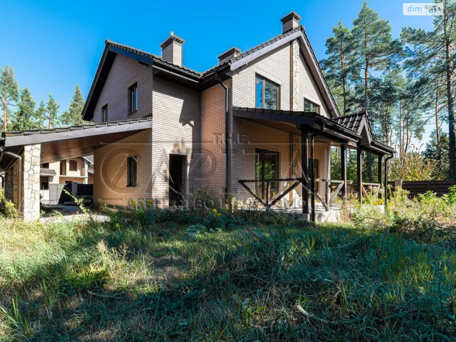 Продается дом на 2 этажа 250 кв. м с гаражом, цена: 330000 $ - фото 1