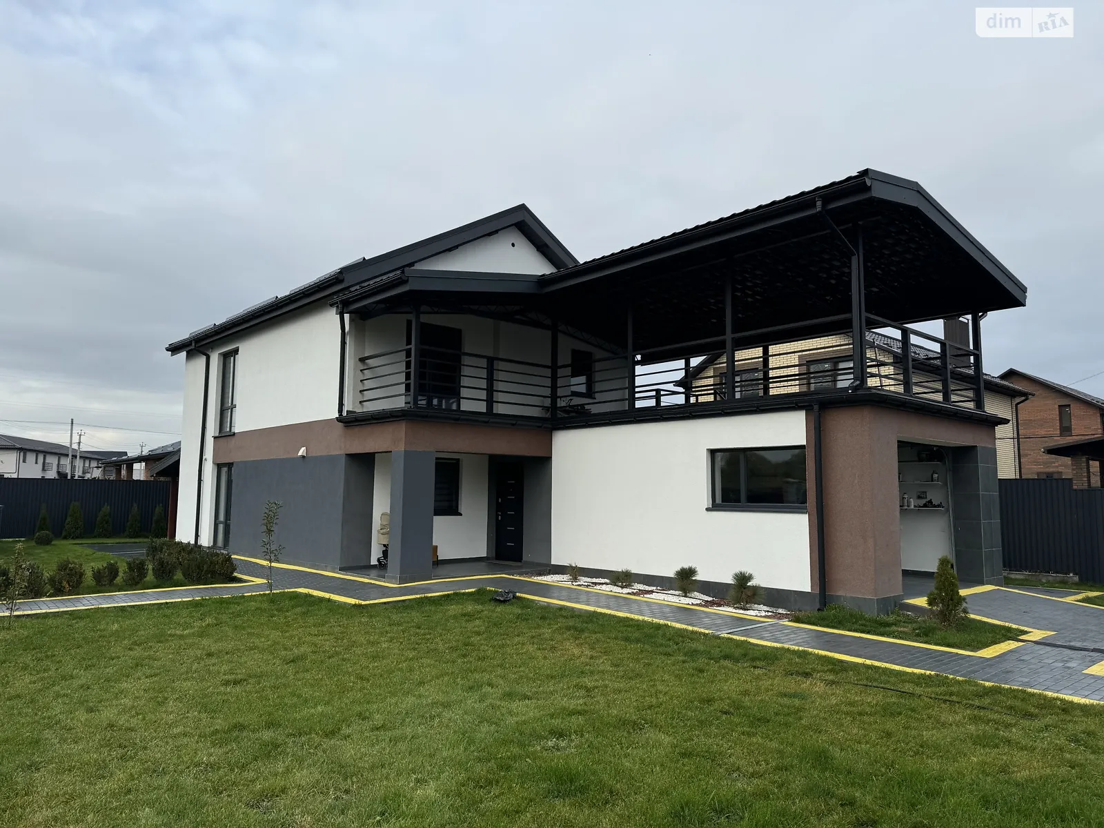 Продается дом на 2 этажа 150.4 кв. м с бассейном, цена: 182000 $ - фото 1