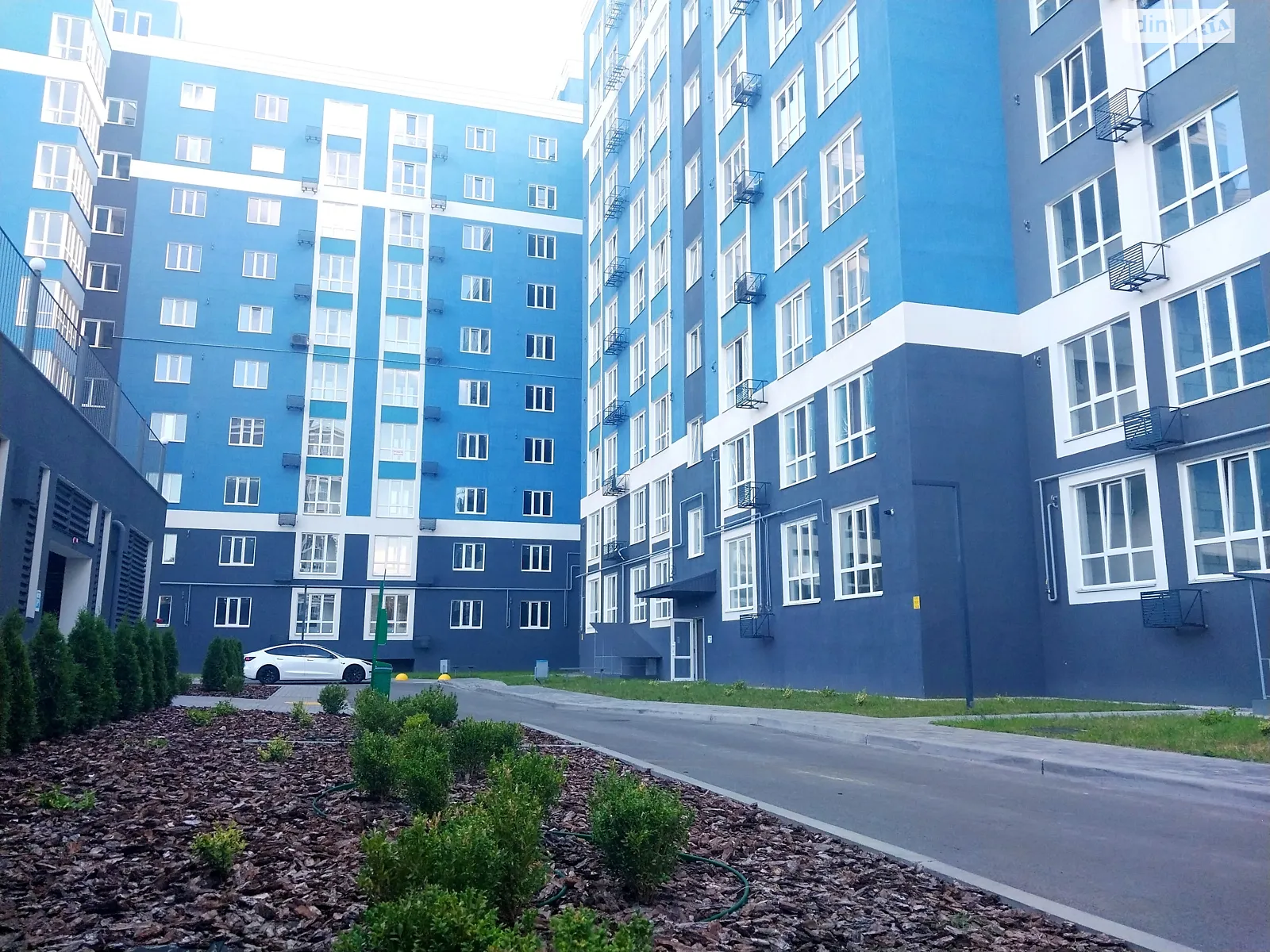 Продается 2-комнатная квартира 70.5 кв. м в Чернигове, ул. Лесная, 42В - фото 1