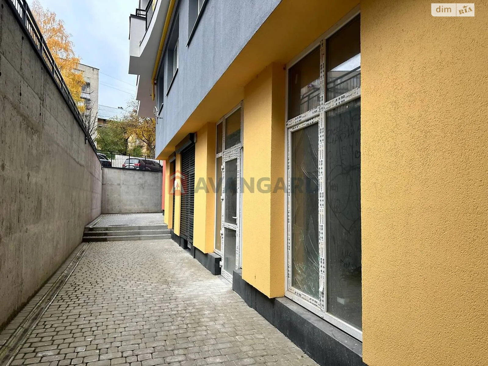 Продается объект сферы услуг 62.5 кв. м в 11-этажном здании, цена: 84375 $ - фото 1