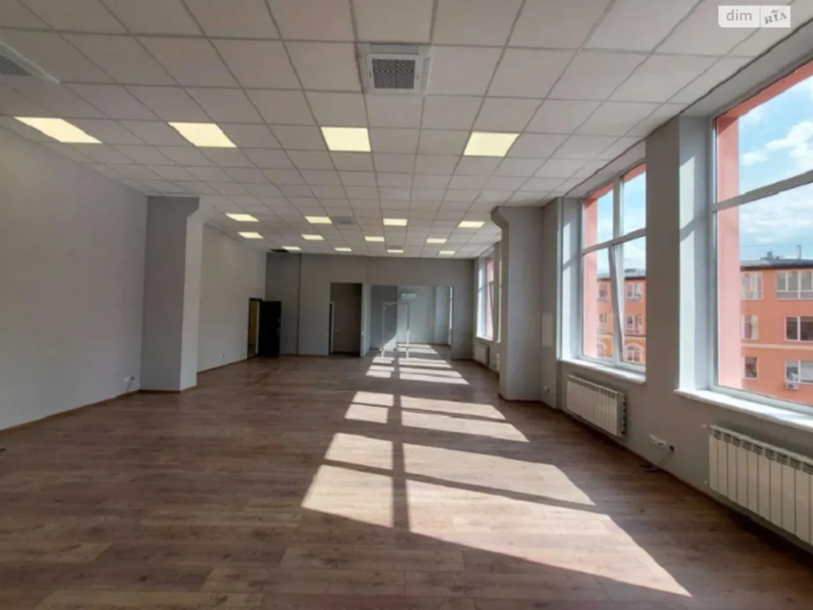 Здається в оренду офіс 186 кв. м в бізнес-центрі, цена: 54000 грн - фото 1