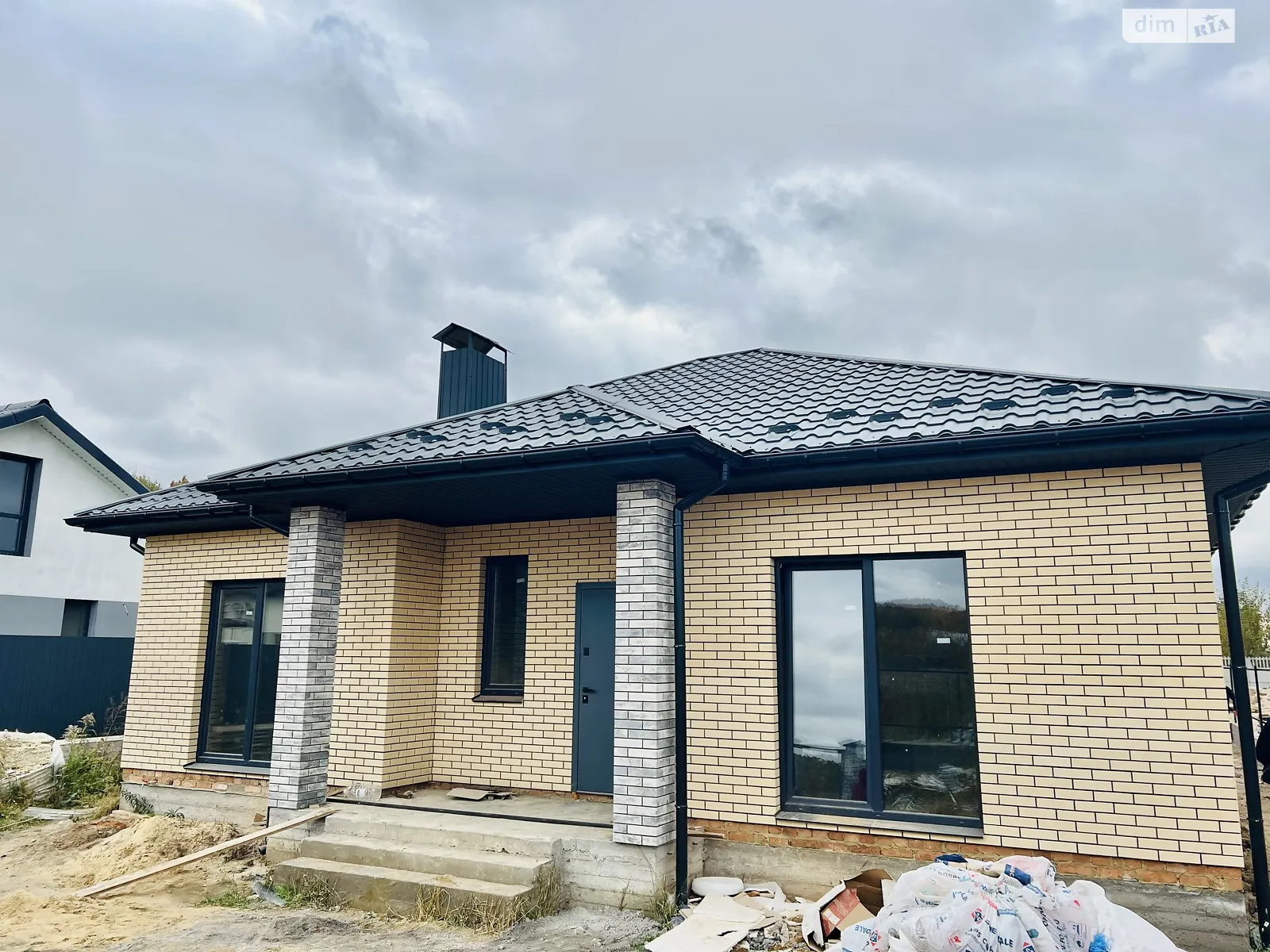 Продається одноповерховий будинок 100 кв. м з садом, цена: 75500 $ - фото 1