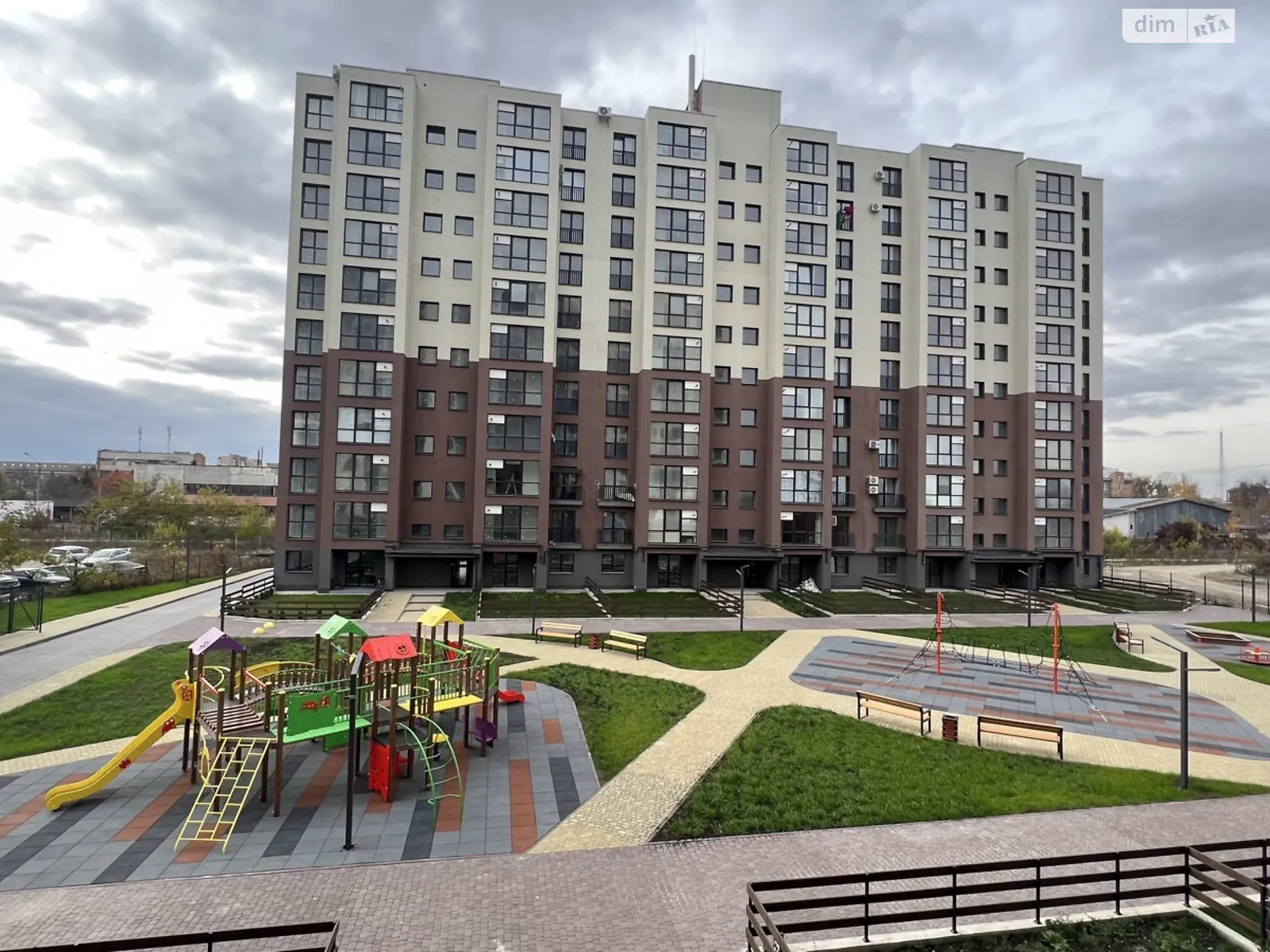 Продается 1-комнатная квартира 42.4 кв. м в Ивано-Франковске, ул. Ребета Л. - фото 1
