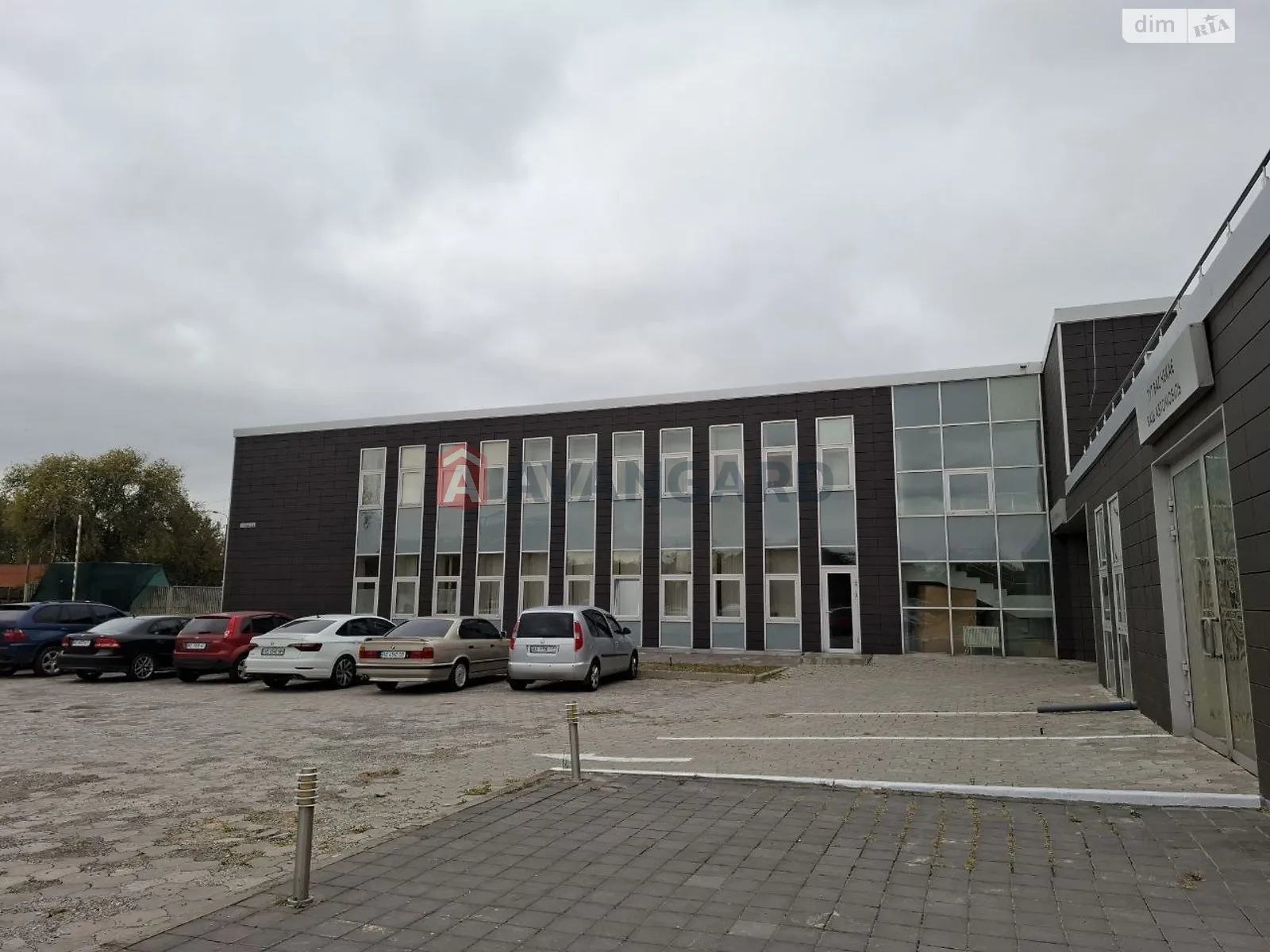 Сдается в аренду офис 206 кв. м в бизнес-центре, цена: 32000 грн - фото 1