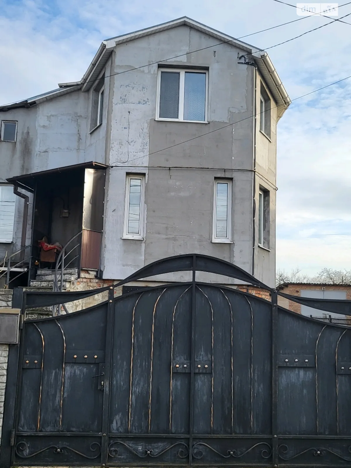 Продается дом на 2 этажа 141 кв. м с бассейном, цена: 110000 $ - фото 1