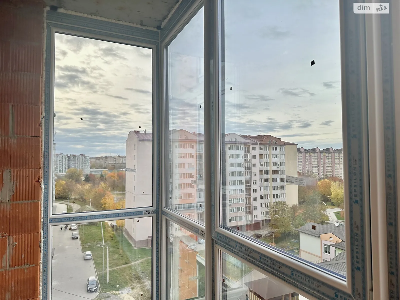 Продается 1-комнатная квартира 42 кв. м в Ивано-Франковске, ул. Химиков, 29 - фото 1