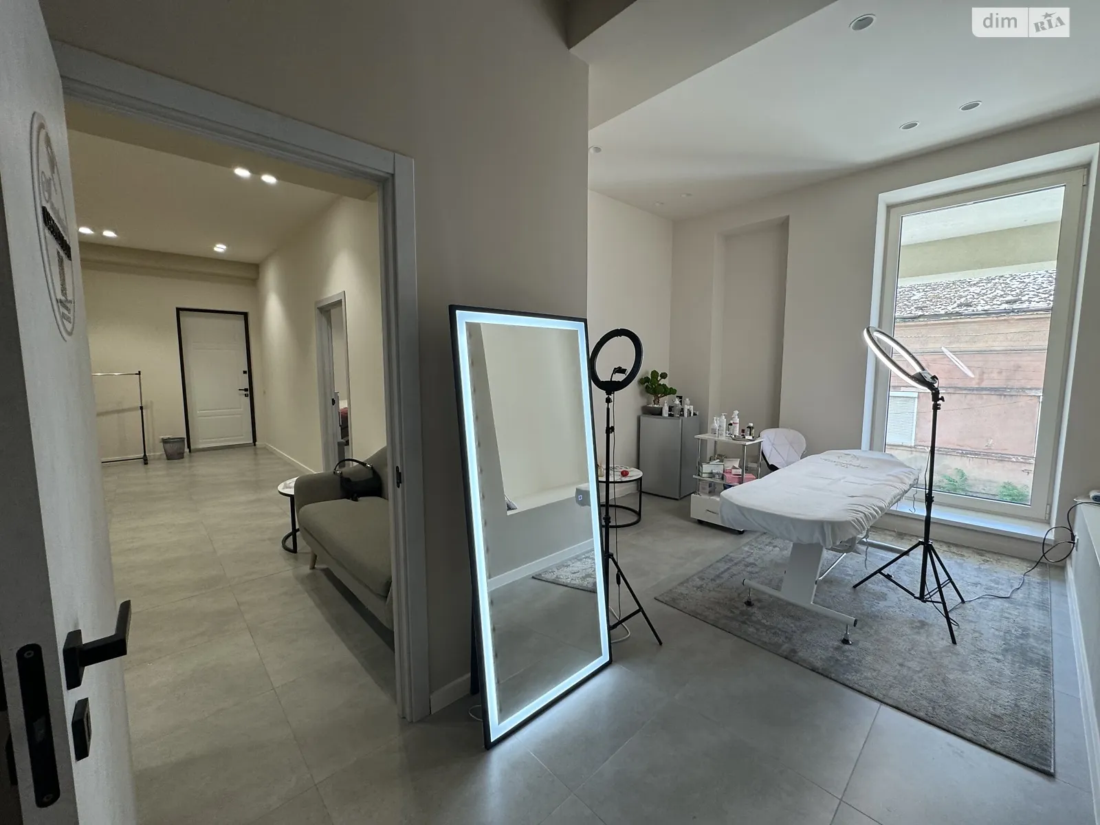 Сдается в аренду помещения свободного назначения 60.8 кв. м в 5-этажном здании, цена: 800 $ - фото 1