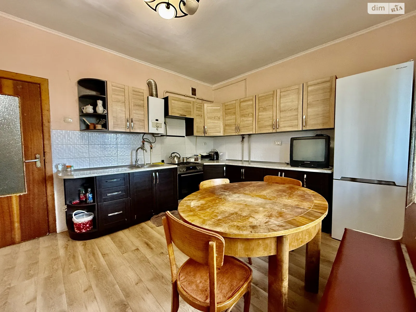 Продається будинок 3 поверховий 225.8 кв. м з гаражем, цена: 109999 $ - фото 1