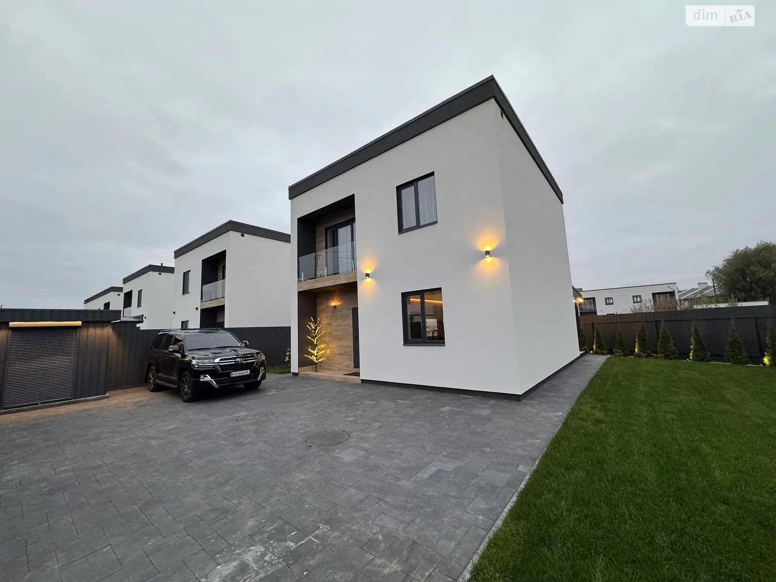 Продается дом на 2 этажа 132 кв. м с беседкой, цена: 219000 $ - фото 1