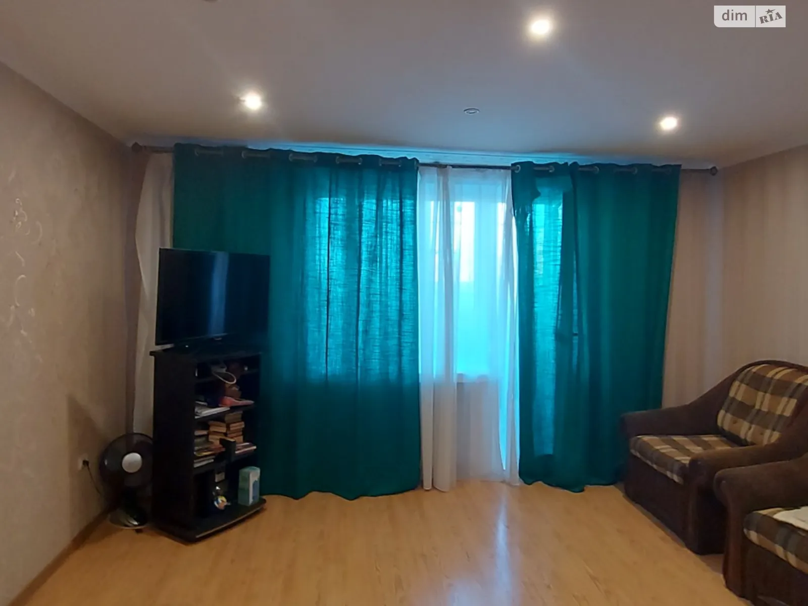 Продается 3-комнатная квартира 70 кв. м в Николаеве, ул. Космонавтов, 152 - фото 1