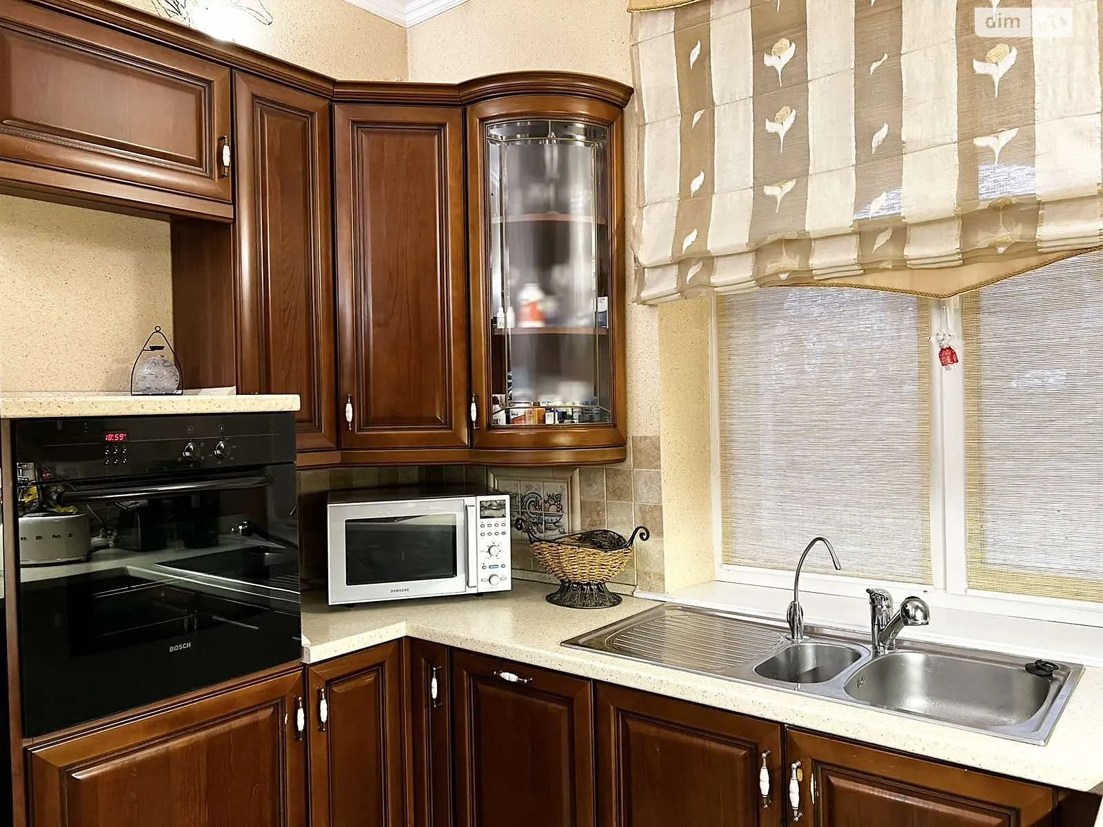 Продається будинок 3 поверховий 357.2 кв. м з садом, цена: 250000 $ - фото 1