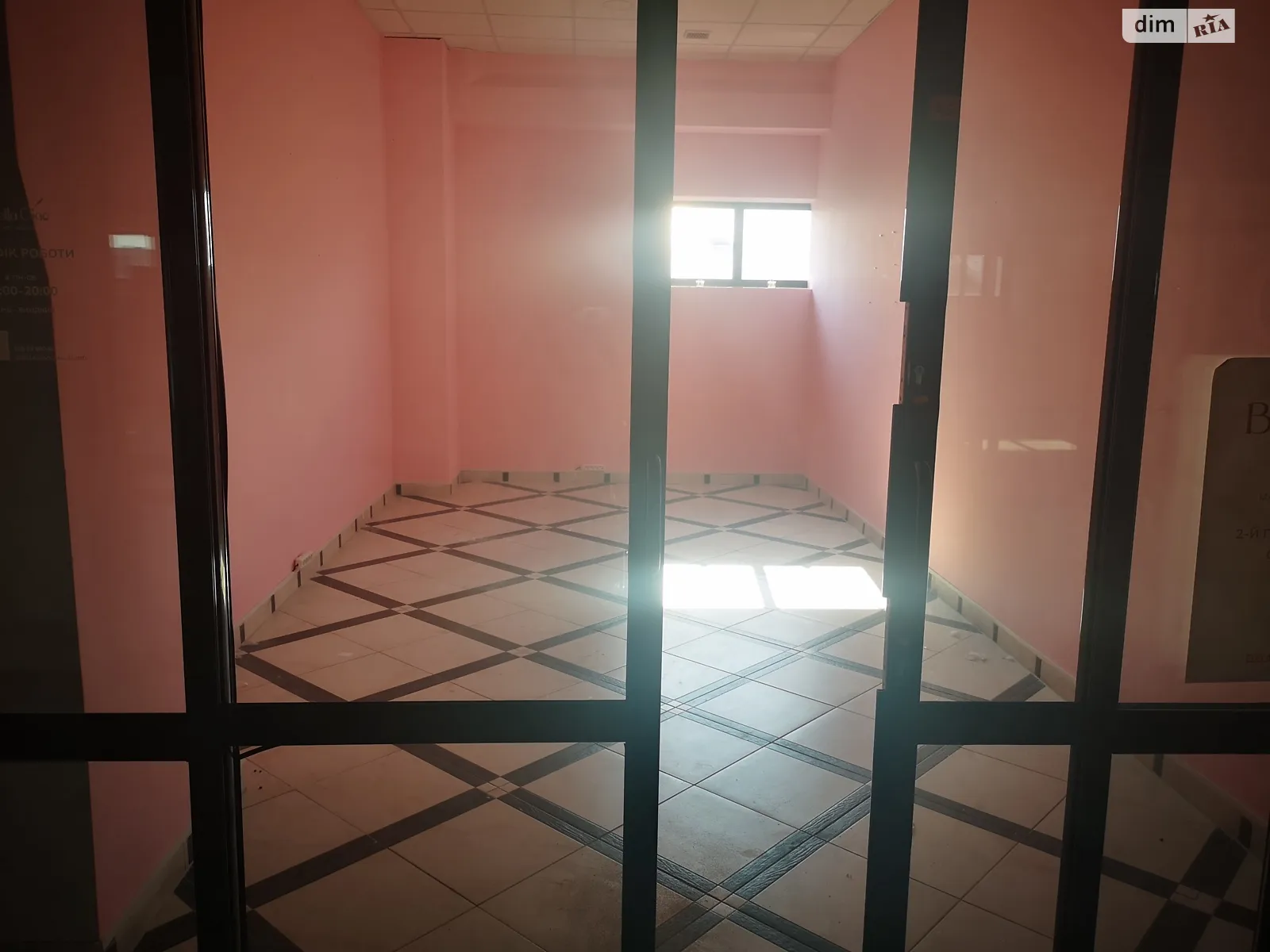 Сдается в аренду помещения свободного назначения 23.8 кв. м в 2-этажном здании, цена: 4500 грн - фото 1