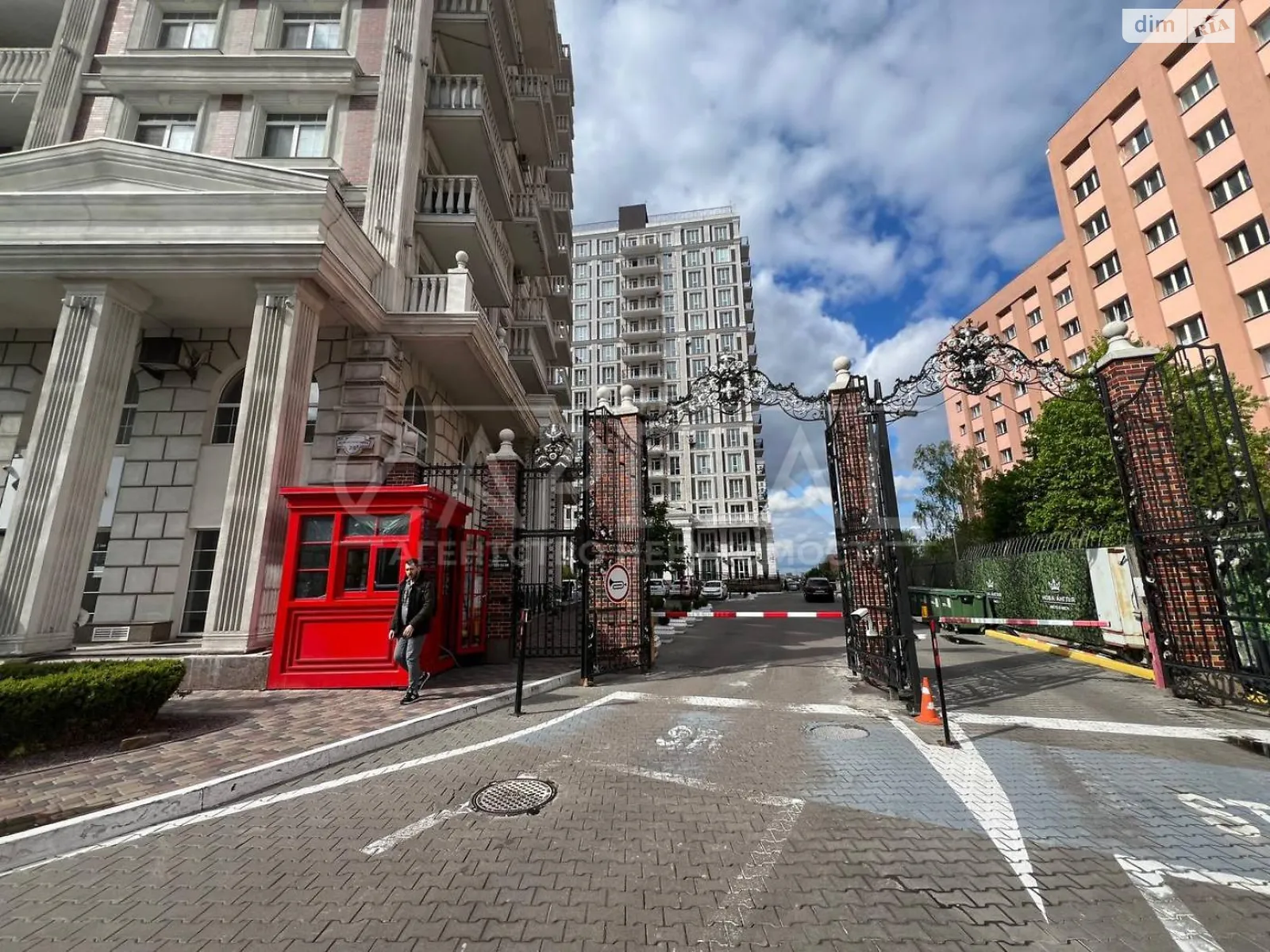 Продается 2-комнатная квартира 60 кв. м в Киеве, ул. Михаила Максимовича - фото 1