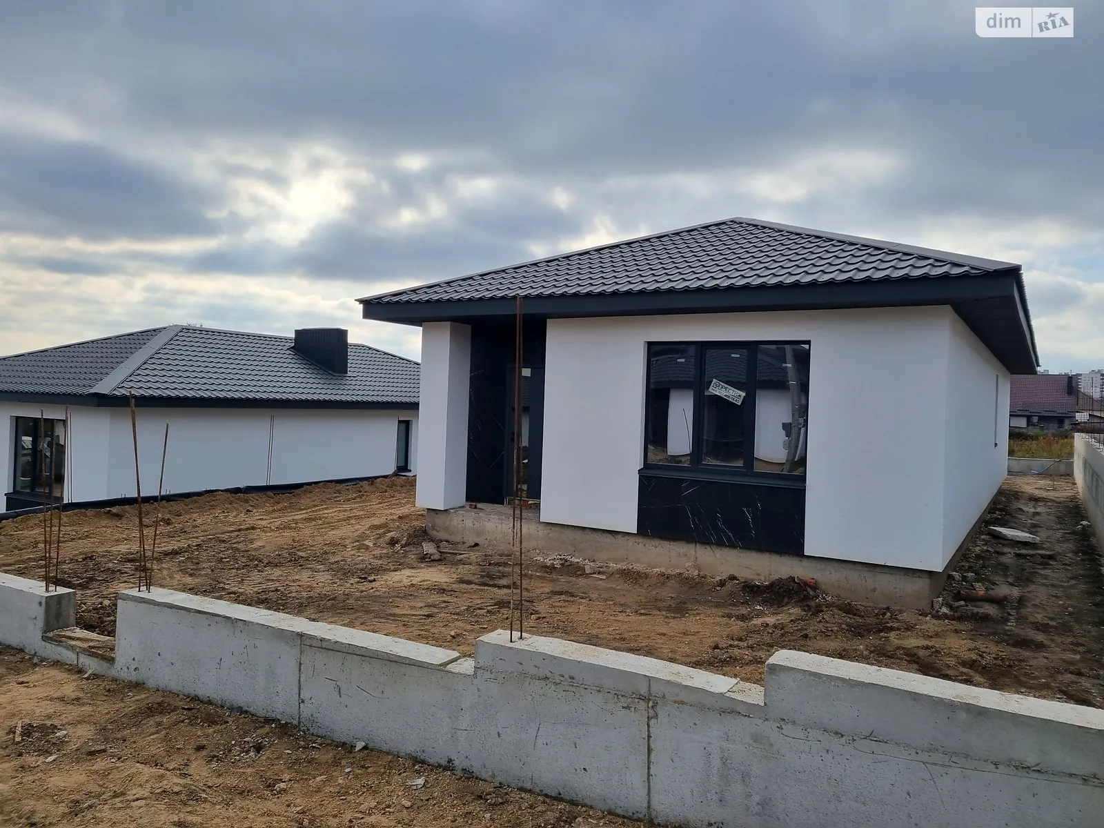 Продается одноэтажный дом 80 кв. м с камином, цена: 82000 $ - фото 1