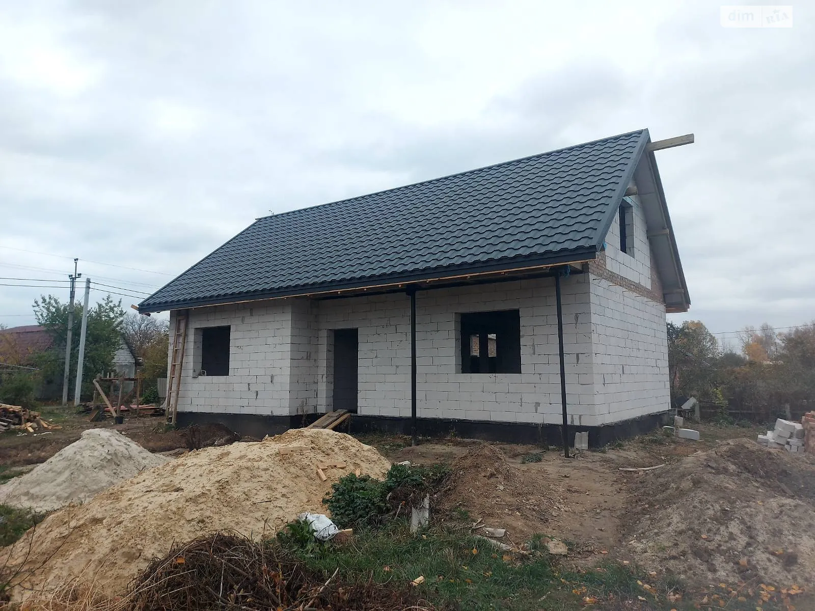 Продается дом на 2 этажа 130 кв. м с гаражом, цена: 28500 $ - фото 1