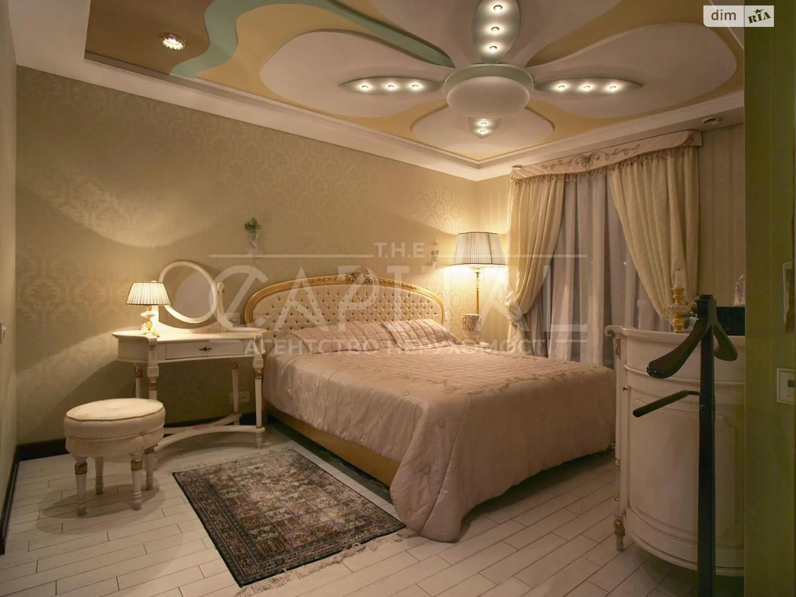 Продается 2-комнатная квартира 101 кв. м в Киеве, ул. Панаса Мирного, 28А - фото 1