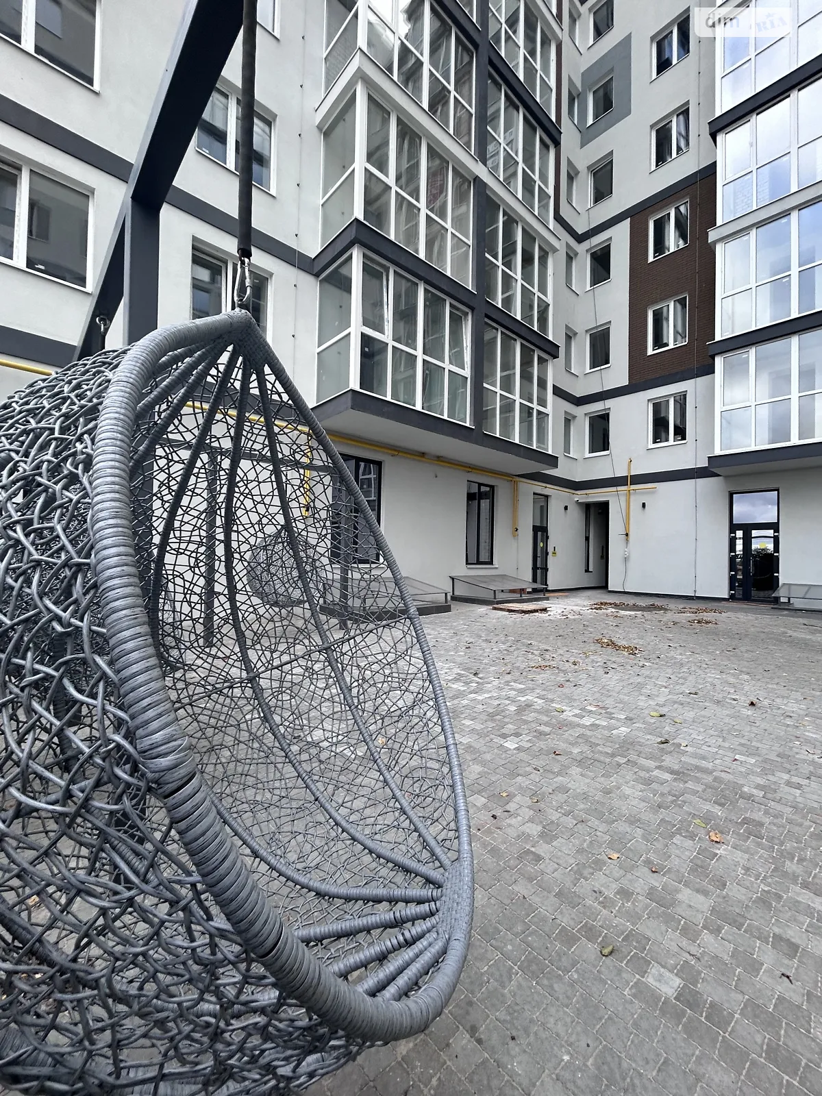 Продается 1-комнатная квартира 47 кв. м в Буче, ул. Бориса Гмыри, 2А - фото 1