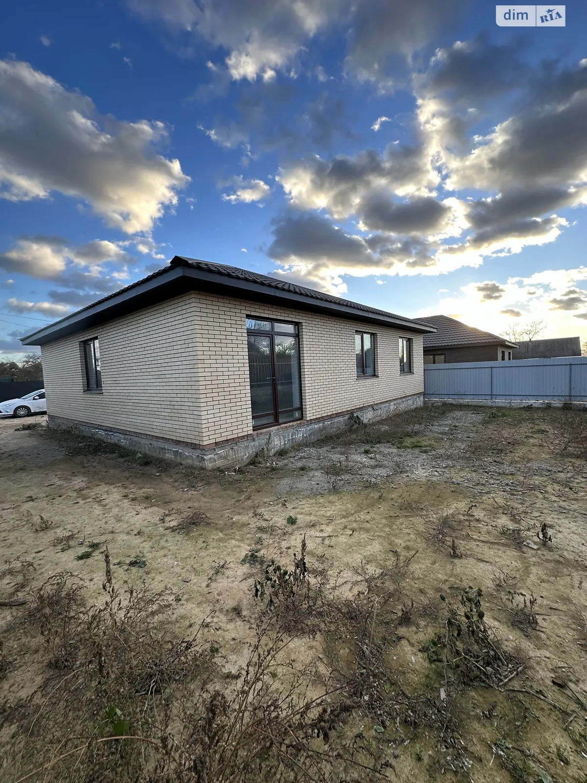Продається одноповерховий будинок 100 кв. м з каміном, цена: 80999 $ - фото 1