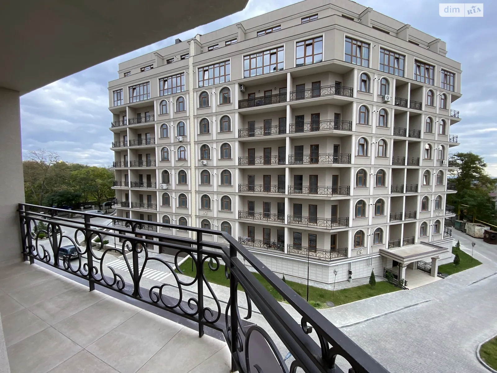 Продается 1-комнатная квартира 40 кв. м в Одессе, ул. Дача Ковалевского, 91 - фото 1