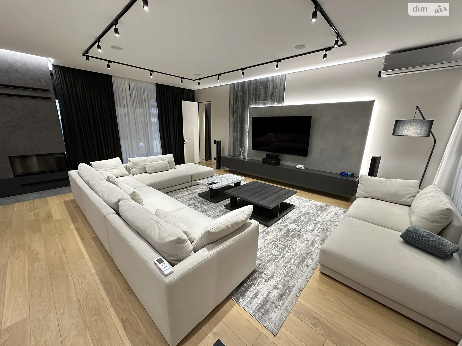 Продається одноповерховий будинок 430 кв. м з садом, цена: 800000 $ - фото 1