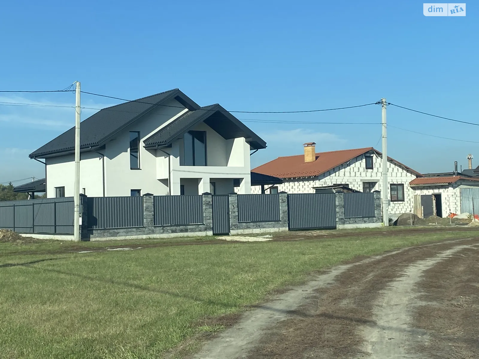 Продается дом на 2 этажа 133 кв. м с участком, цена: 96000 $ - фото 1