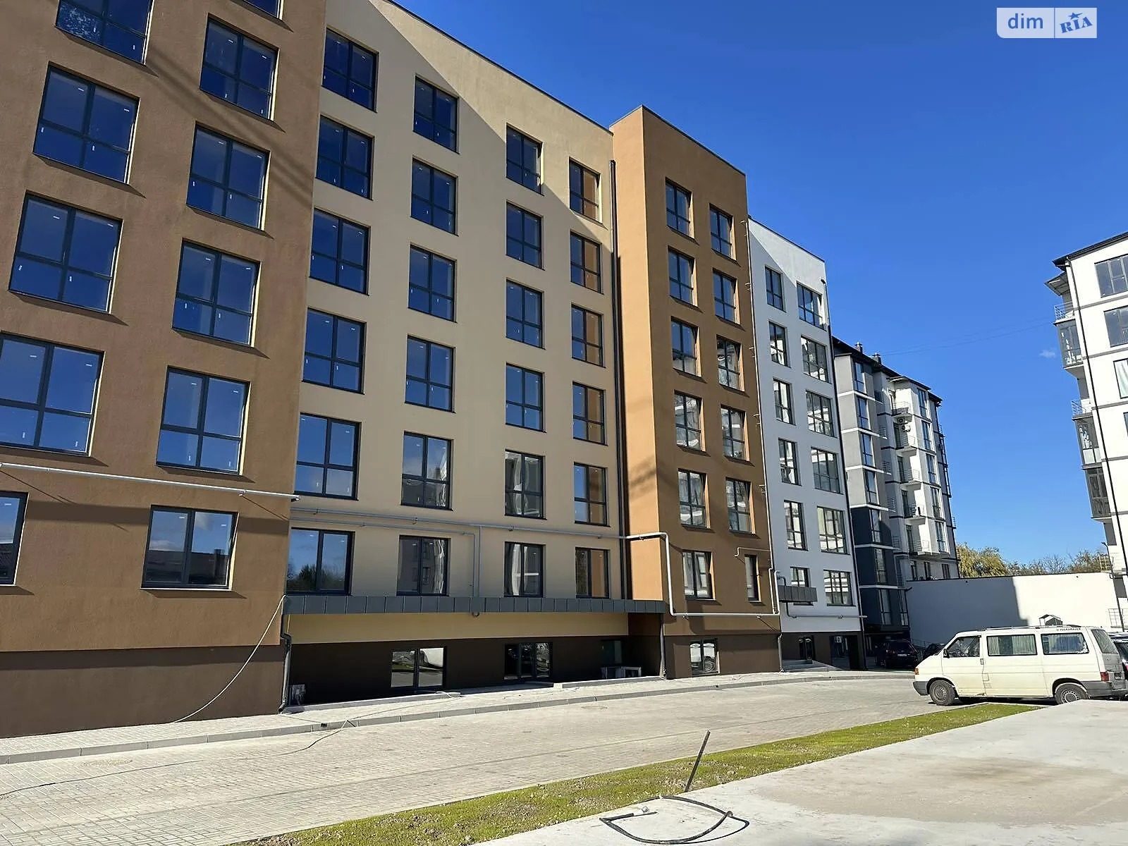 Продается 1-комнатная квартира 44.4 кв. м в Ровно, ул. Черновола Вячеслава, 94Е - фото 1