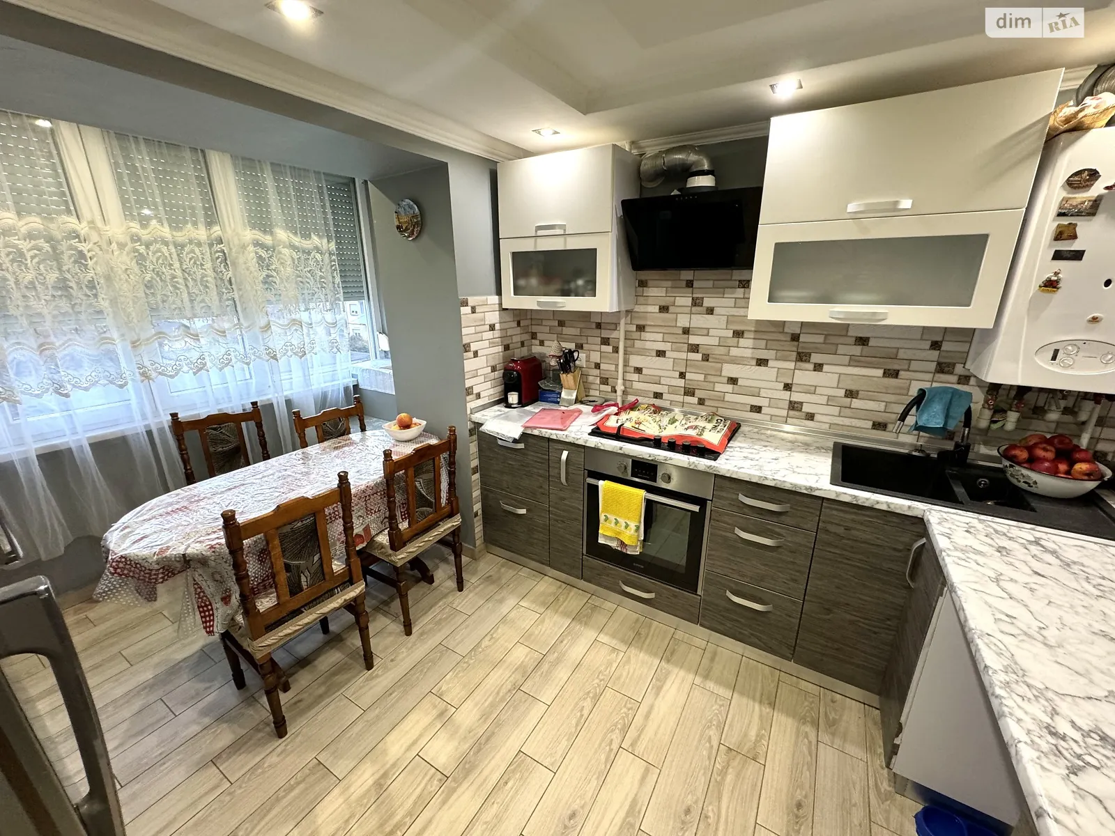 Продається 4-кімнатна квартира 90 кв. м у Мукачеві, вул. Олександра Духновича, 112 - фото 1