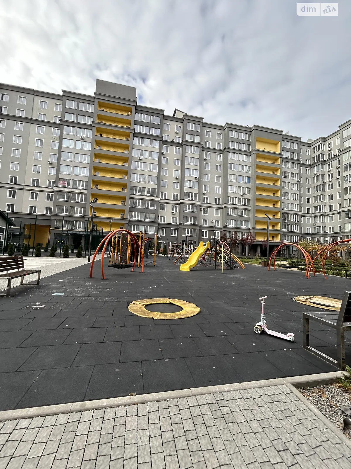 Продается 1-комнатная квартира 40 кв. м в Буче, ул. Ивана Кожедуба, 4В - фото 1