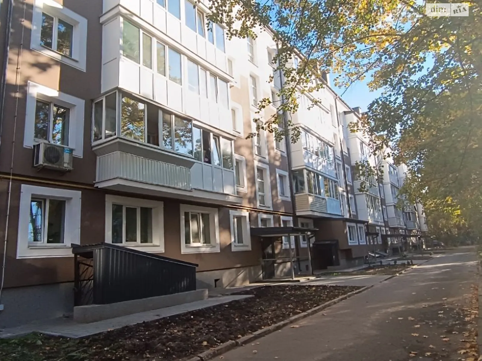 Продается 2-комнатная квартира 46.7 кв. м в Буче, ул. Новое Шоссе, 17 - фото 1