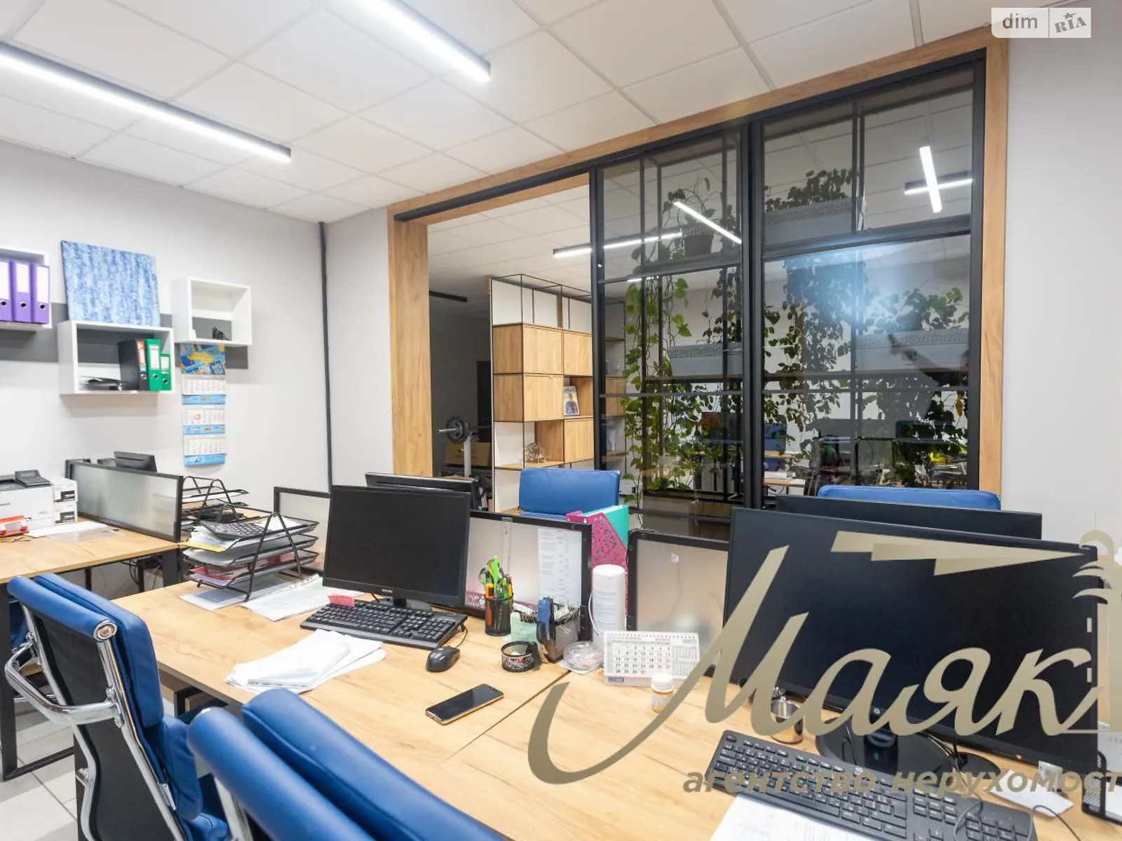 Продается офис 200 кв. м в бизнес-центре, цена: 430000 $ - фото 1