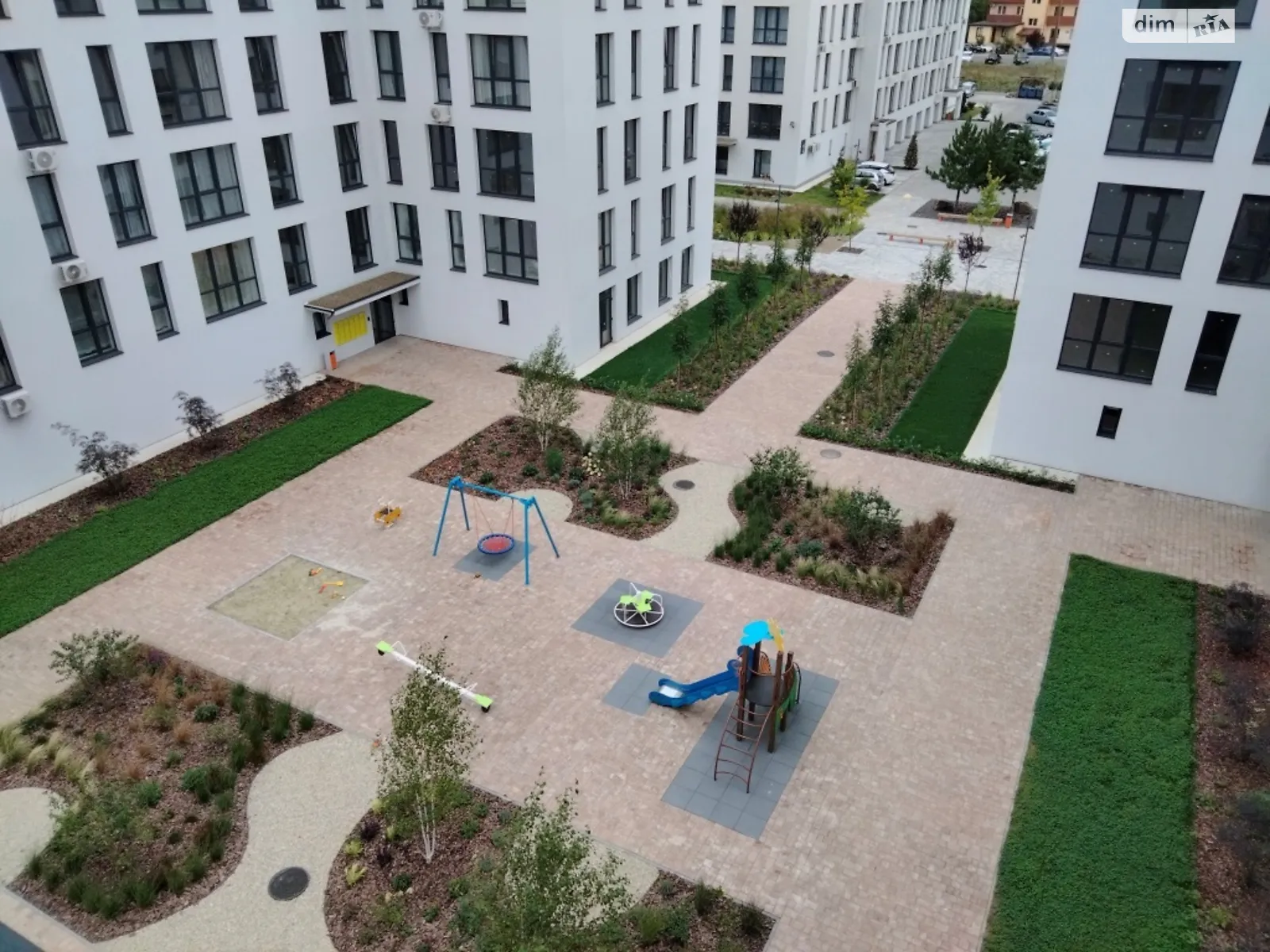 Продается 2-комнатная квартира 61.29 кв. м в Минае, ул. Августина Волошина - фото 1