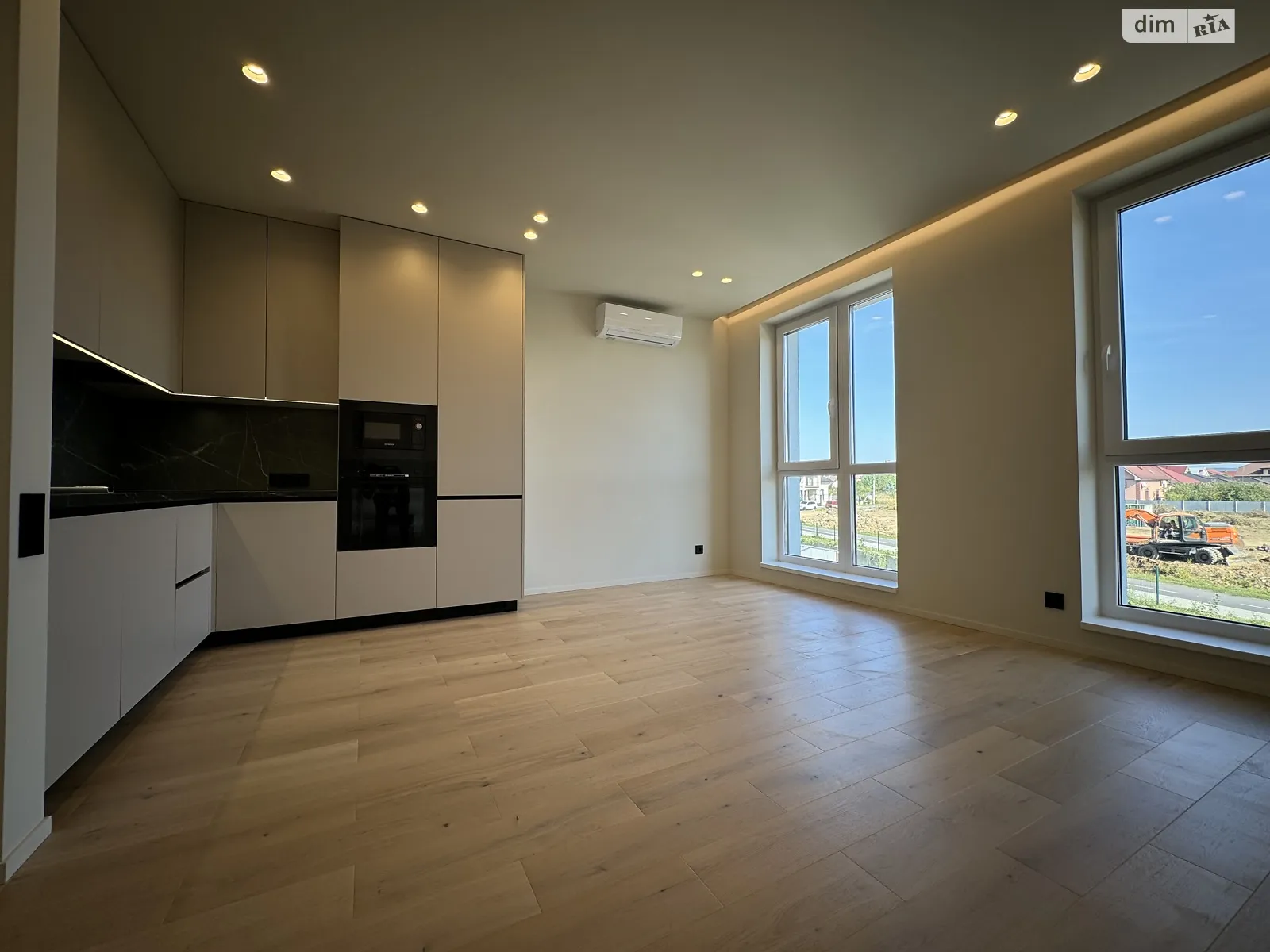 Продается 1-комнатная квартира 45 кв. м в Минае, ул. Августина Волошина, 10 - фото 1