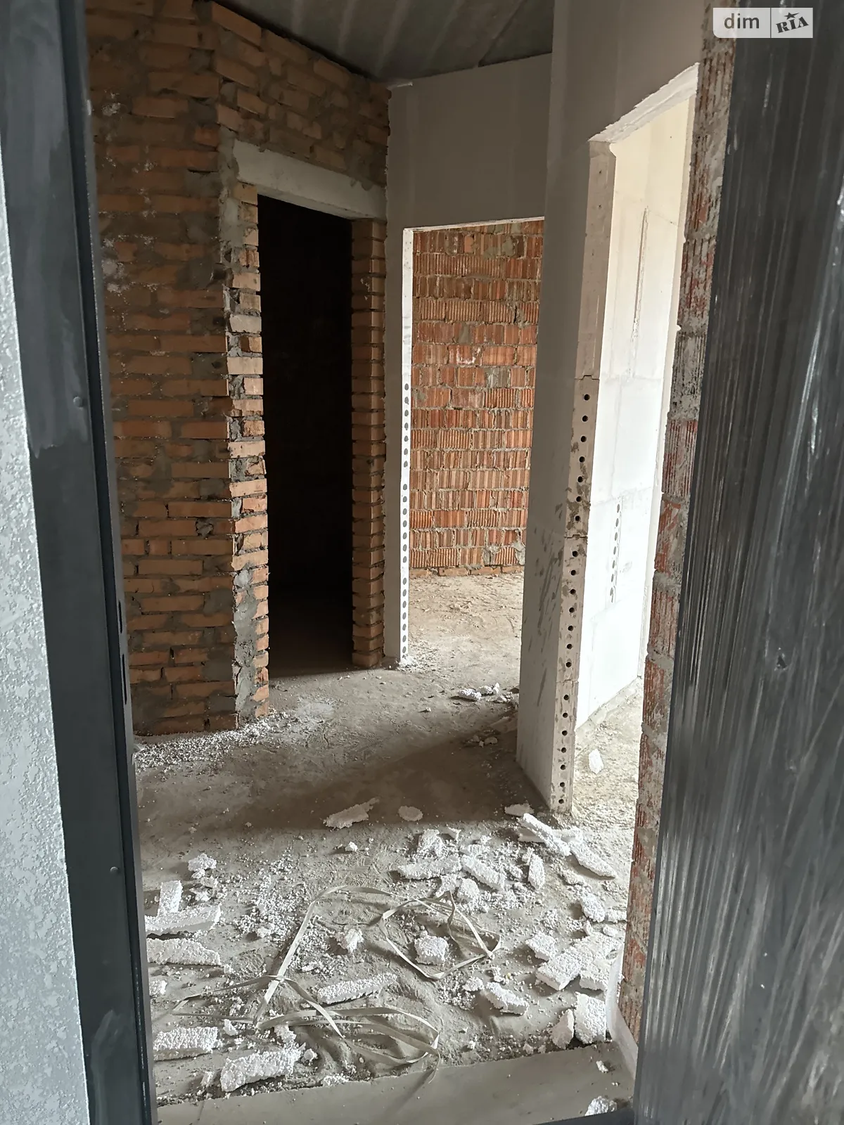 Продается 2-комнатная квартира 44 кв. м в Гостомеле, ул. Юбилейная, 4Е - фото 1