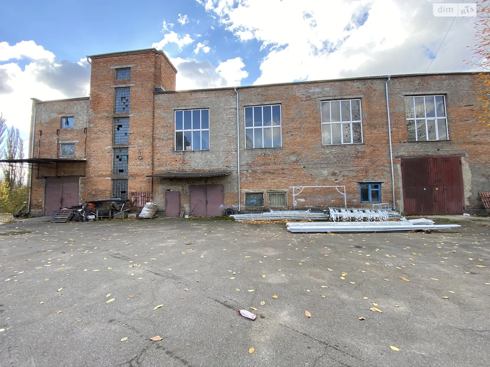Продается помещения свободного назначения 2100 кв. м в 2-этажном здании, цена: 950000 $ - фото 1