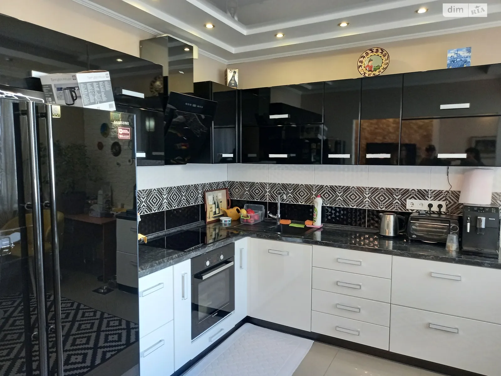 Продается 2-комнатная квартира 55.8 кв. м в Одессе, ул. Академика Сахарова - фото 1