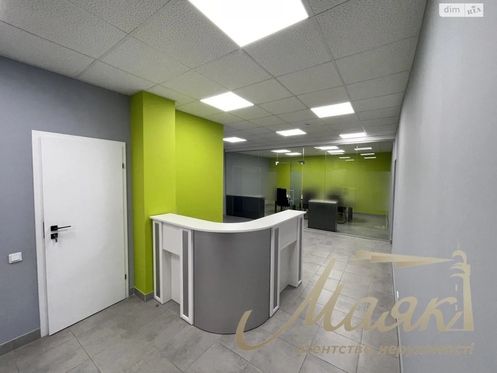 Сдается в аренду офис 208 кв. м в бизнес-центре, цена: 3120 $ - фото 1