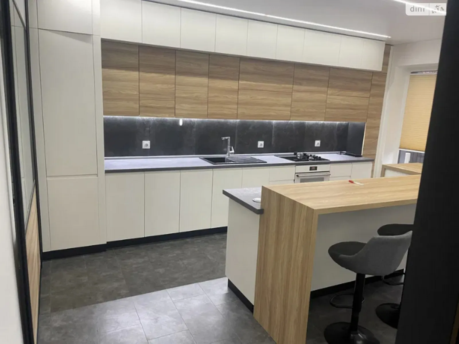 Продається будинок 3 поверховий 249 кв. м з меблями, цена: 160000 $ - фото 1