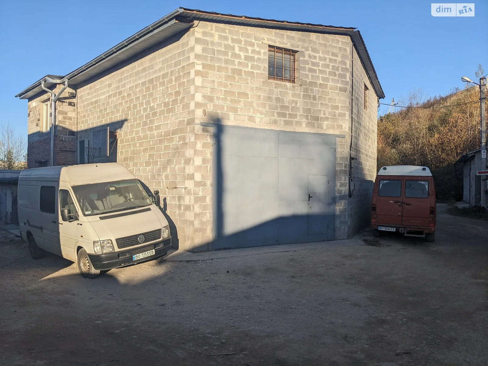 Продается отдельно стоящий гараж универсальный на 220 кв. м, цена: 59000 $ - фото 1