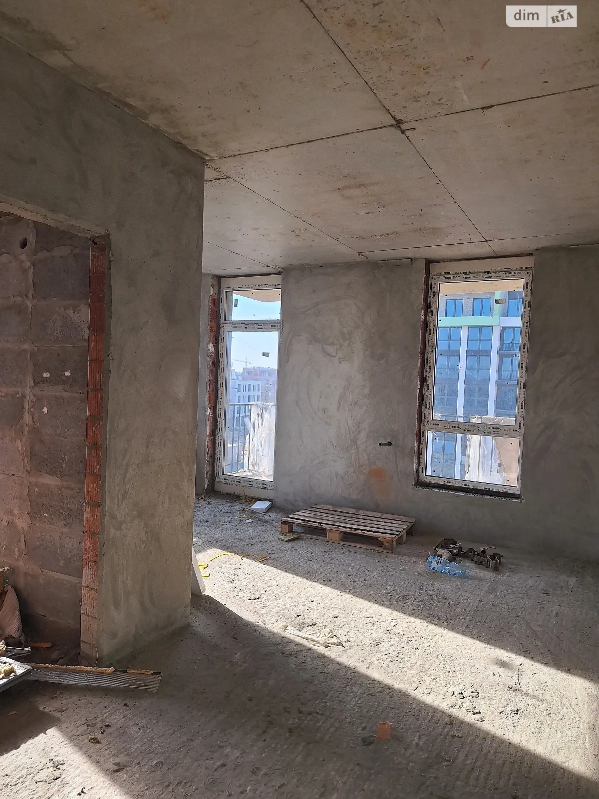 Продается 1-комнатная квартира 49 кв. м в Ужгороде - фото 1