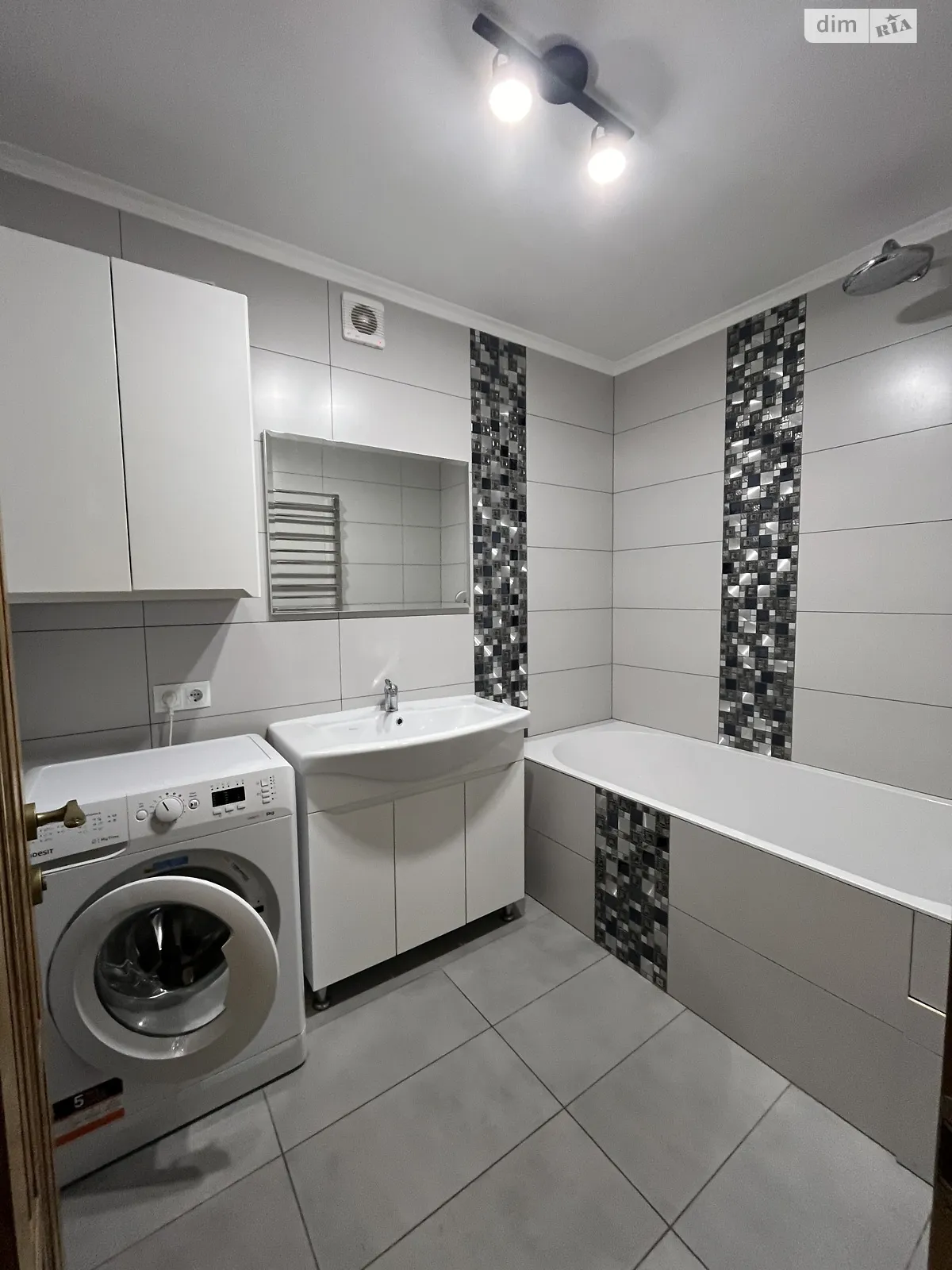 3-комнатная квартира 106 кв. м в Тернополе, ул. Репина - фото 1