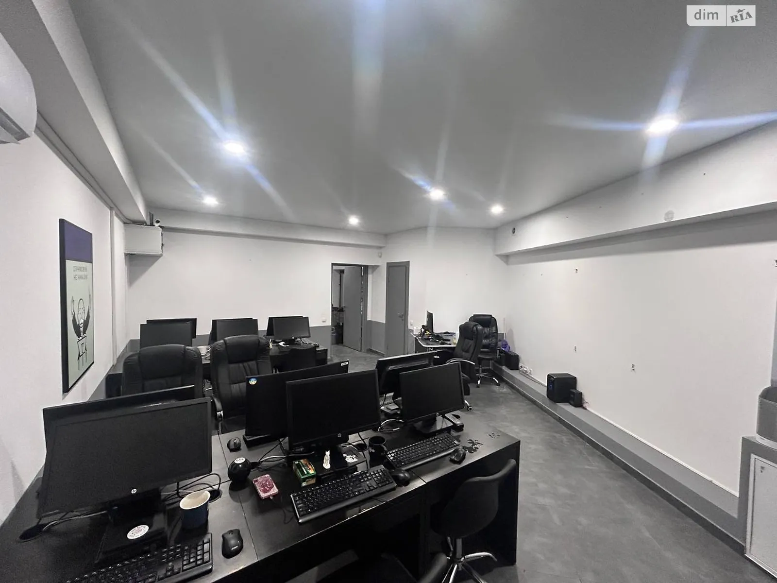 Продається офіс 65.6 кв. м в бізнес-центрі, цена: 80000 $ - фото 1