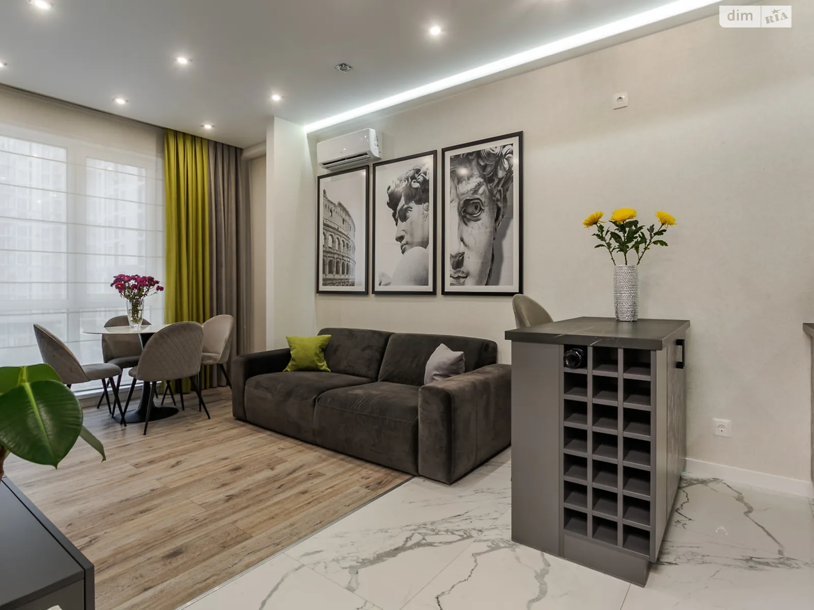 Продается 3-комнатная квартира 57 кв. м в Киеве, ул. Михаила Максимовича, 28Д - фото 1