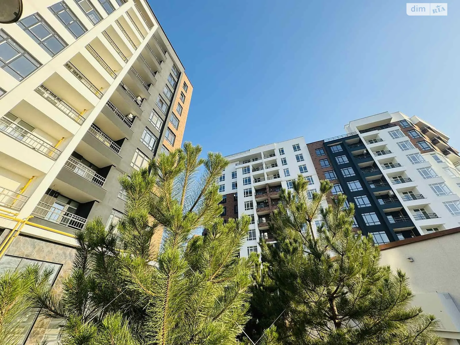 Продается 3-комнатная квартира 77.26 кв. м в Ирпене, ул. Кобылянской Ольги, 1В/26 - фото 1