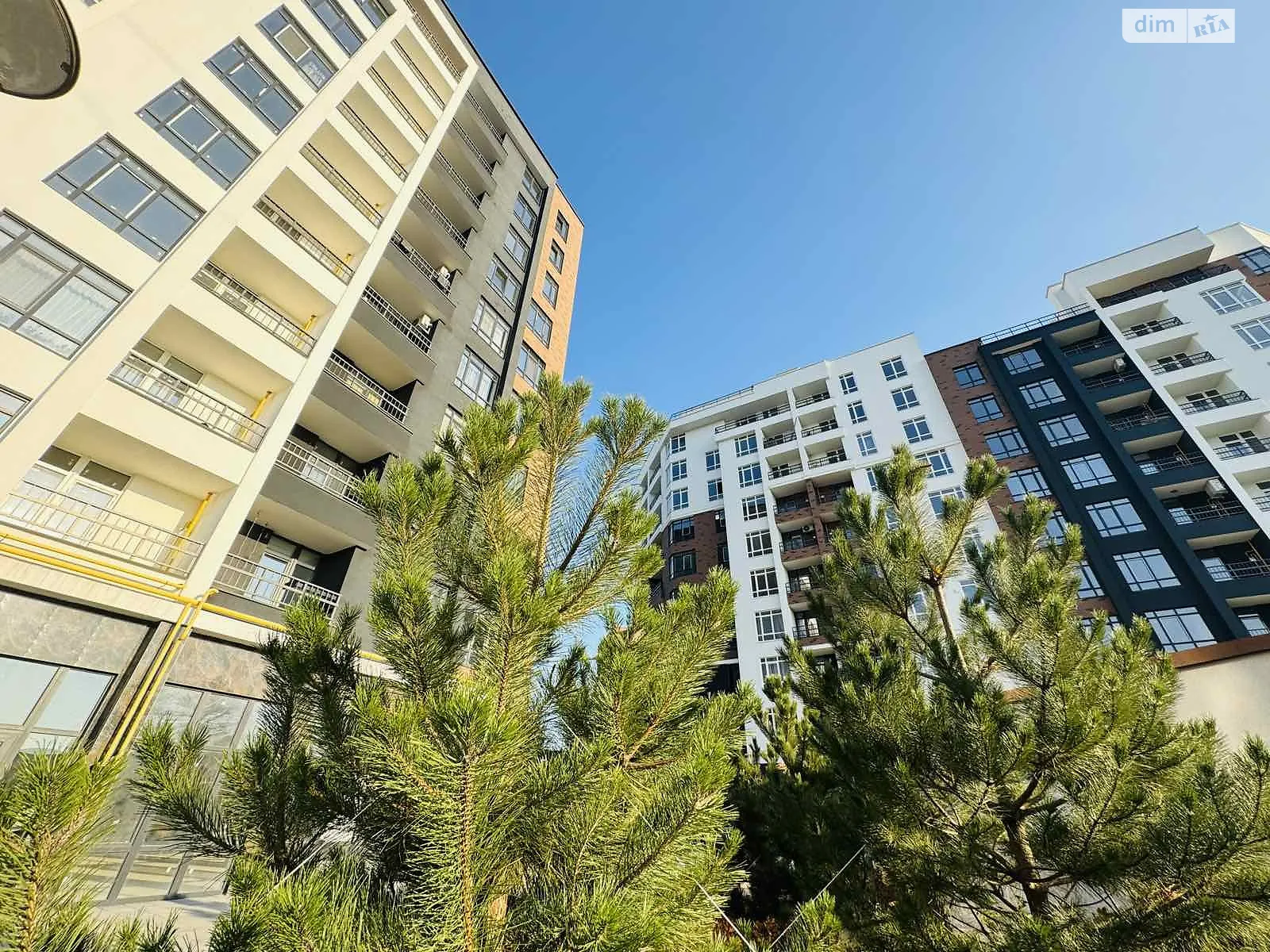 Продается 3-комнатная квартира 72.46 кв. м в Ирпене, ул. Кобылянской Ольги, 1В/26 - фото 1